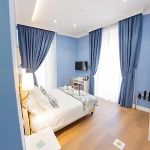 suite-cuorenapoletano.hotels-amalfi.com/